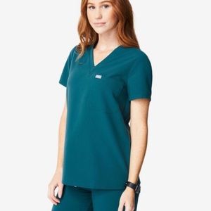 Catarina one pocket scrub top - carribean blue XS figs